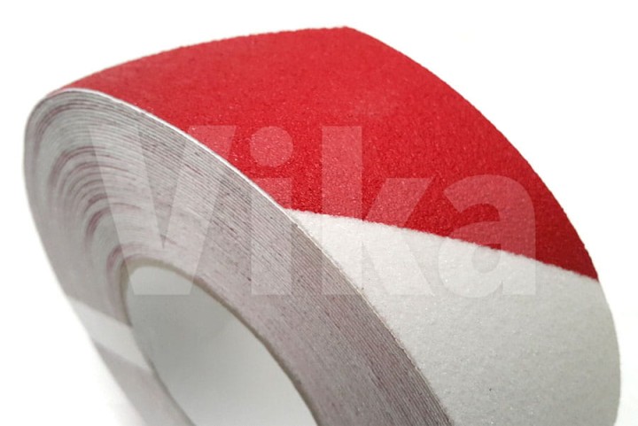 Taśma-antypoślizgowa-biało-czerwona.jpg
