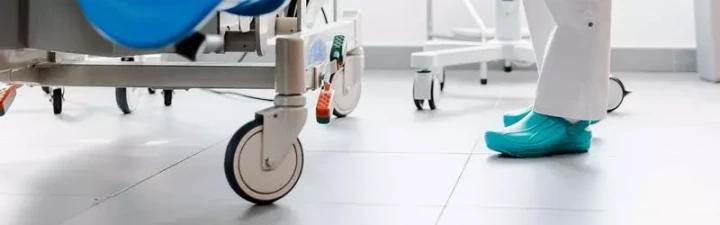 Klapki medyczne Crocsy Smooth OB Białe Safety Jogger