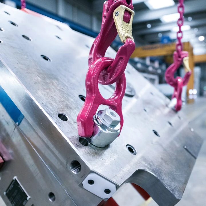 Śruba do podnoszenia ACP-TURNADO z różną długością śruby wraz z nakrętką i podkładką