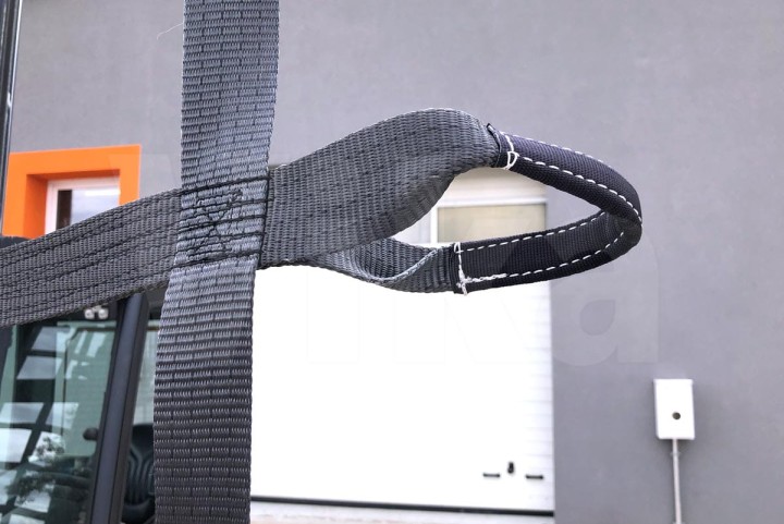 Uchwyt do siatki na tor przeszkód