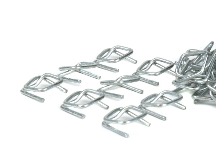Zapinki-metalowe-druciane-do-pakowanie-palet-16mm-1000szt.jpg
