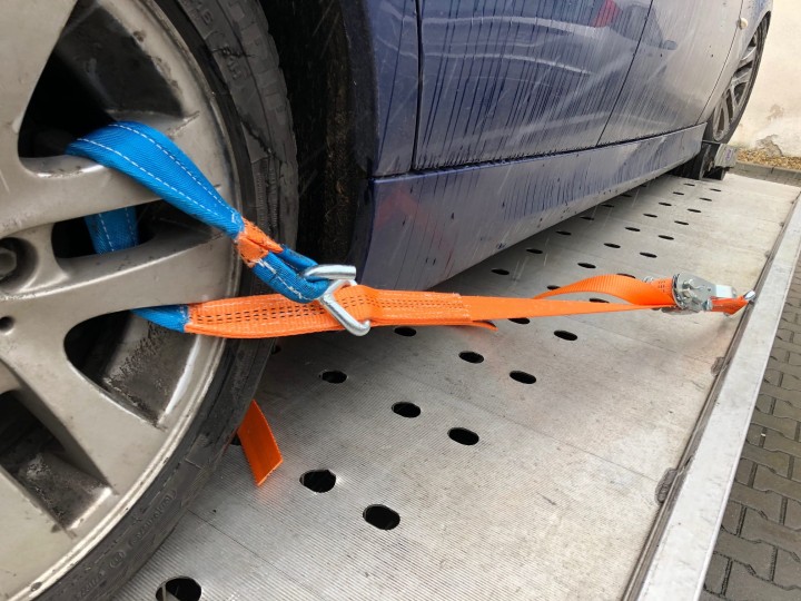 Pas transportowy do mocowania za felgi