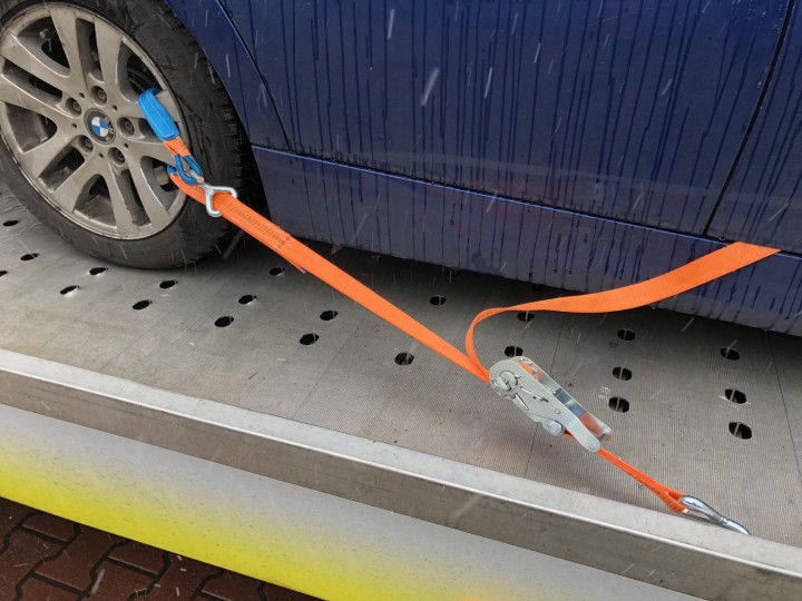 Pas transportowy do mocowania za felgi