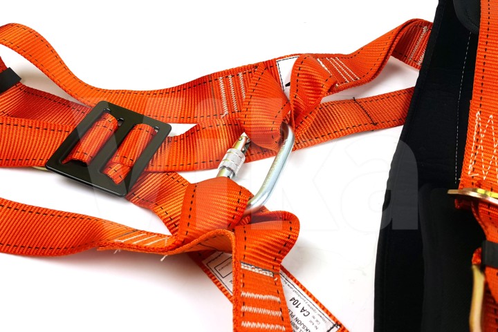 Szelki-bezpieczenstwa-AKSJON-PLUS-przedni-zatrzasnik-11.jpg