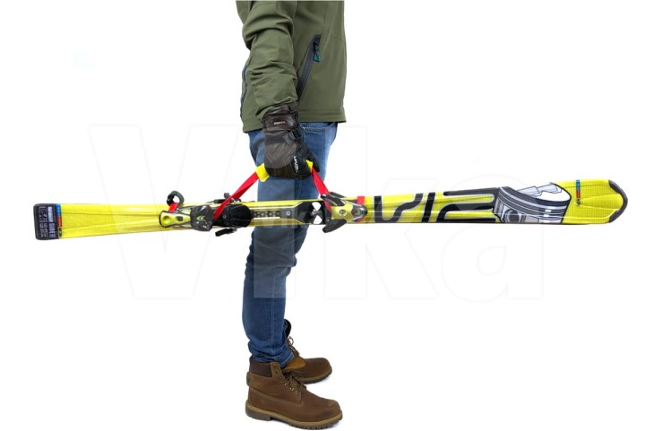 Wygodny uchwyt do noszenia nart