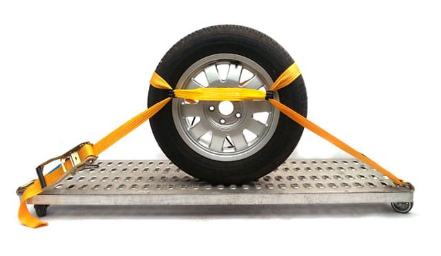 Mocowanie auta na lawecie - szelka - Pasy Transportowe Vika.jpg